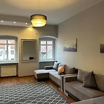 Big Apart - Rynek 8 - Nice View - 3 Rooms - 9 People
